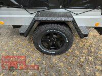 TPV TL-EB2 Offroad - 1000 kg gebremst Kastenanhänger mit 15" Geländebereifung und Reling - Hochplane SCHWARZ 115 cm