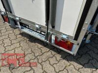 martz KARGO 250 C R 1,3T Plywood Kofferanhänger mit Rampe - gebremst mit Zurrleisten - Heckstützen
