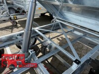 HUMBAUR HTK 3000.27 I 314 x 175 I 2700 KG I Dreiseitenkipper mit E-Pumpe - Rampenschacht