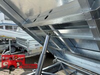 HUMBAUR HTK 3000.27 I 314 x 175 I 2700 KG I Dreiseitenkipper mit E-Pumpe - Rampenschacht