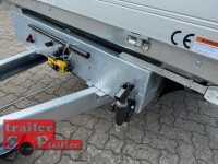 HUMBAUR HTK 3000.27 I 314 x 175 I 2700 KG I Dreiseitenkipper mit E-Pumpe - Rampenschacht