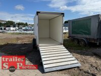 HUMBAUR HK 133015 -  Kofferanhänger 1300 KG  mit Überfahrwand - 100 KM/H - Stützen aus 2017 - HU 04.2026