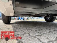 LORGANO Aero T - GfK Anhänger 1000 kg gebremst weiß 3280 x 1335 x 1580 geschlossener Motorradanhänger Auffahrrampe abschließbar -100 km/h