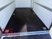 BLYSS Kofferanhänger mit Rampe F2030HTD/HK, AERO 305x150x180cm - Seitentür + Fenster - 100 KM/H - Zurrleisten - Heckstützen