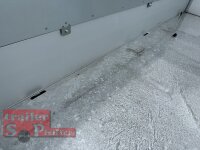 HUMBAUR HTK 3500.31 I 314 x 175 I 3500 KG I Dreiseitenkipper mit E-Pumpe - Rampenschacht mit HR Stahl-Blechaufsatz – 4-seitig pendelnd, galvanisch verzinkt